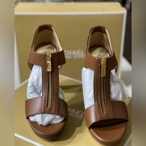 Michael Kors by Michael, Berkeley sandal size 8